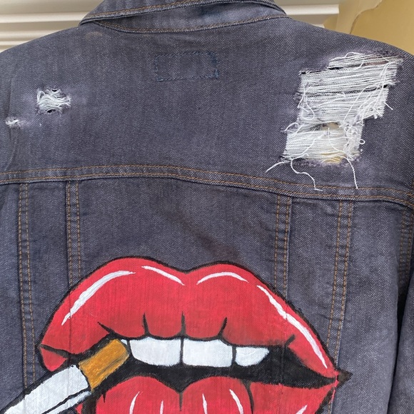 FABULOUS Hand Painted Upcycled Jean Jacket in Size Large. Distressed w/Studs. - Picture 9 of 12